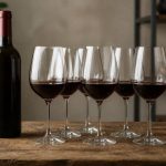 Quel vin blanc sec pour l&rsquo;apéritif : les styles qui fonctionnent le mieux