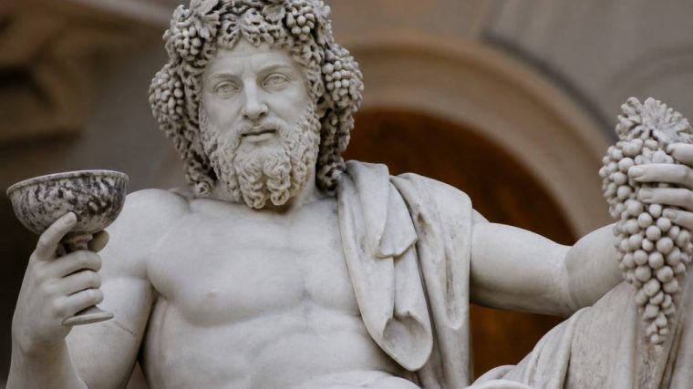 Dieu du vin grec : Dionysos, symbole et héritage culturel