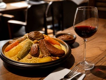Quel vin rouge pour accompagner un couscous ? : accords équilibrés selon la recette