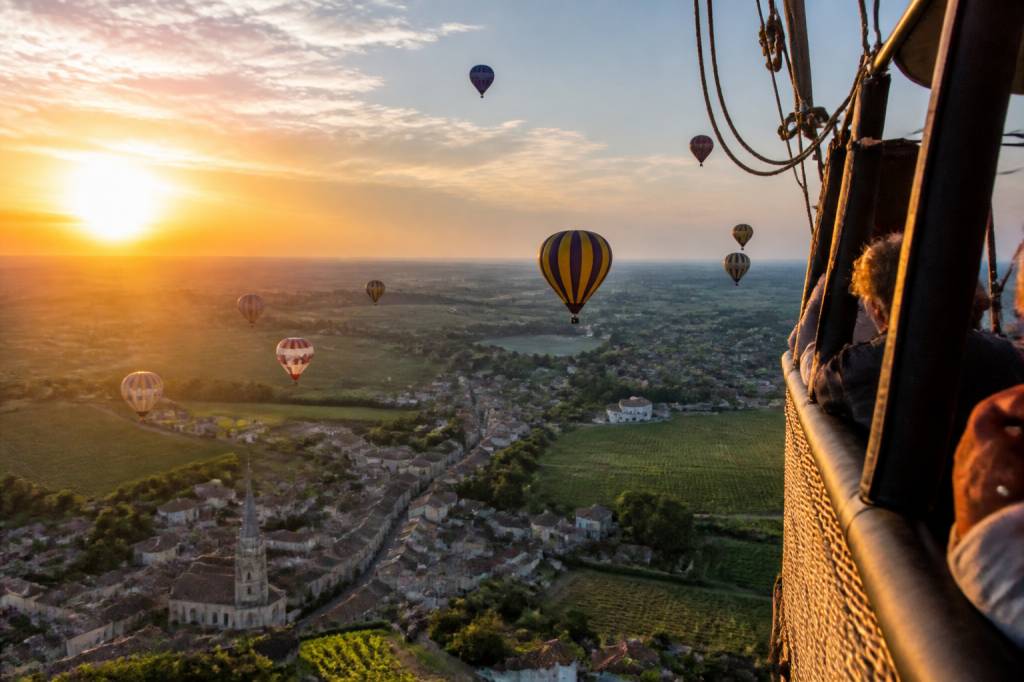 Montgolfiade saint emilion : vivre l’événement depuis le ciel et les vignes